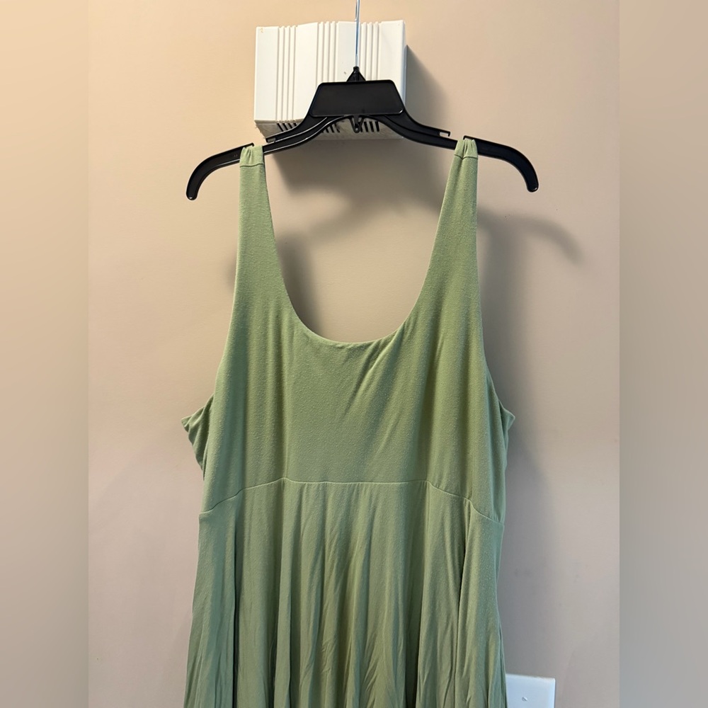Athleta Santorini Midi Dress Eucalyptus Olive Green Size 2X smoke pet free home - Picture 3 of 8
